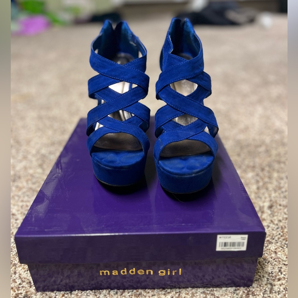Madden Girl Blue Wedges
